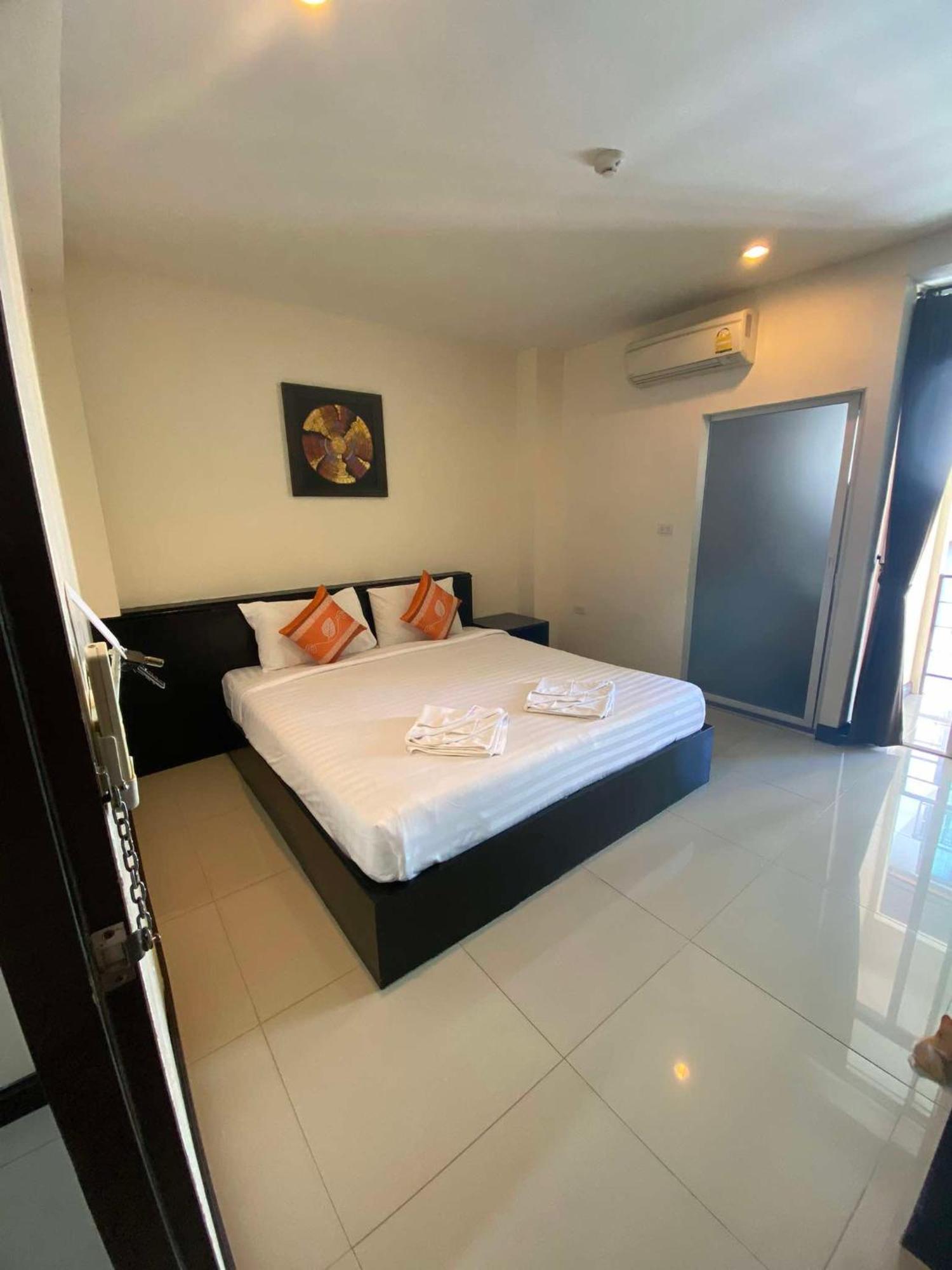 The Elegant Patong Hotel Exterior photo
